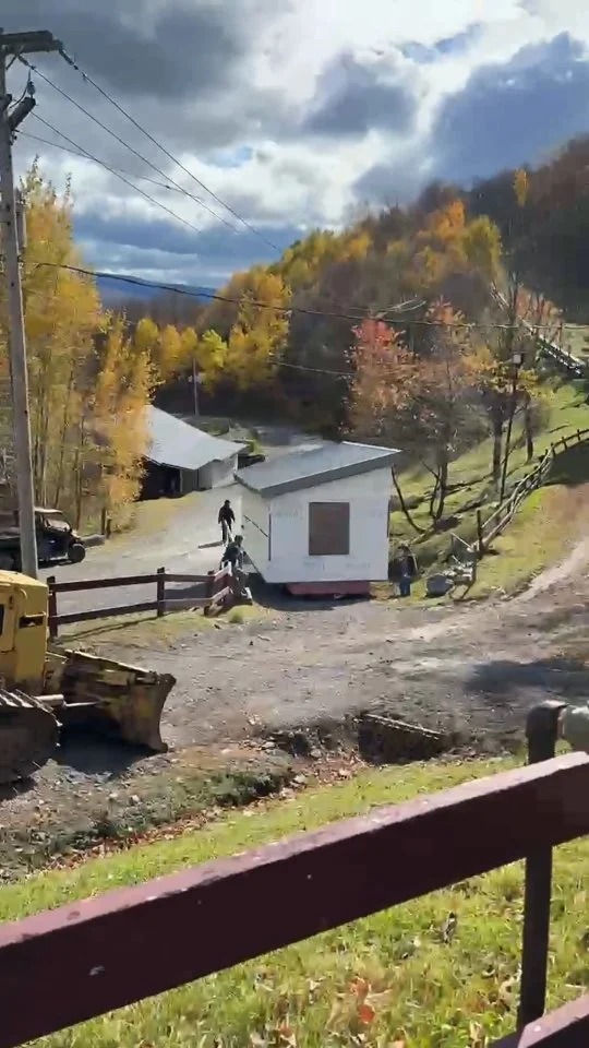 29 days isn’t the only thing that’s new in our racing program 👀 Our new race building is on deck and we’re getting it ready for our racers!

Another step forward for the Renegades crew ⛷️

📅 29 days of training, fun, and team energy

📩 DM or check out the link in the bio to learn more

🚨 LOWEST PRICING through Nov 30
Stay tuned… race season’s coming fast 🏁