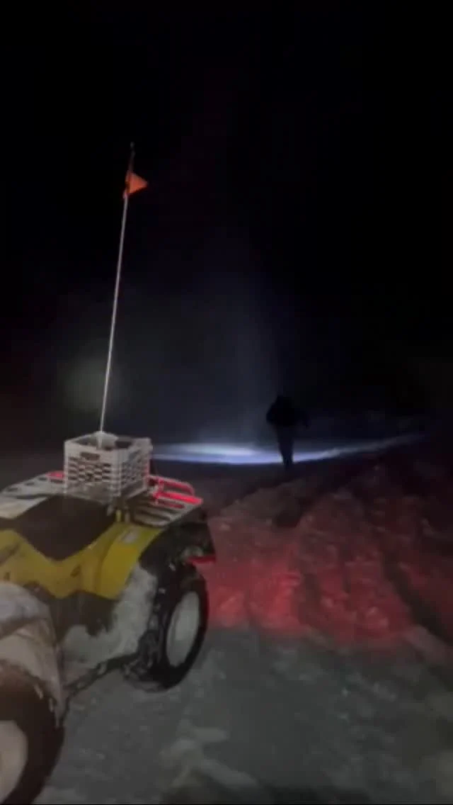 Our snowmaking is now FULL ON and we're getting ready for our tentative 25/26 season opening day of Dec 13. Listen to #snowfarmer and Platty co-owner’s son Matt Vajtay saying he’s making snow at the top of the ‘S’ ⬇️ Drop a comment if you know where that is on the mountain!

#plattekillmountain #countdowntoopeningday #supportindependent #familyownedandoperated